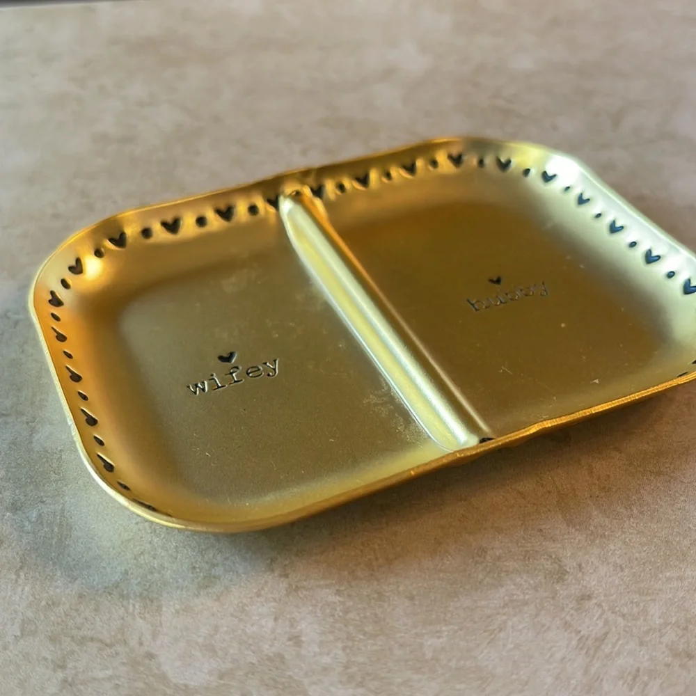 Francesca’s Natural Life Wifey Hubby Trinket Dish